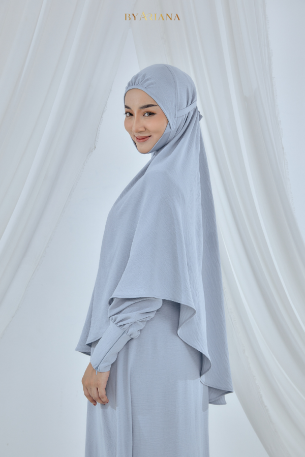 Adelia byAriana Greyish Blue