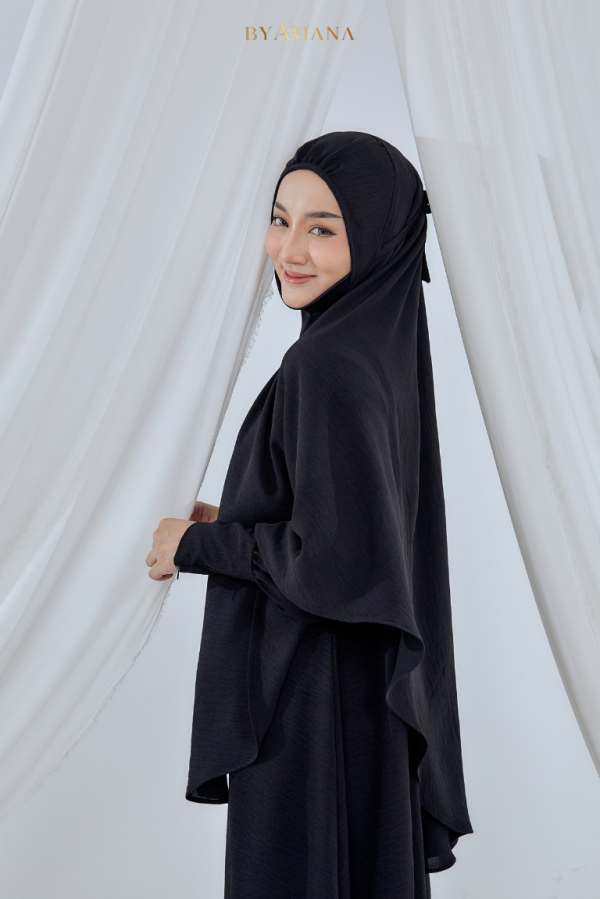 Adelia byAriana Black