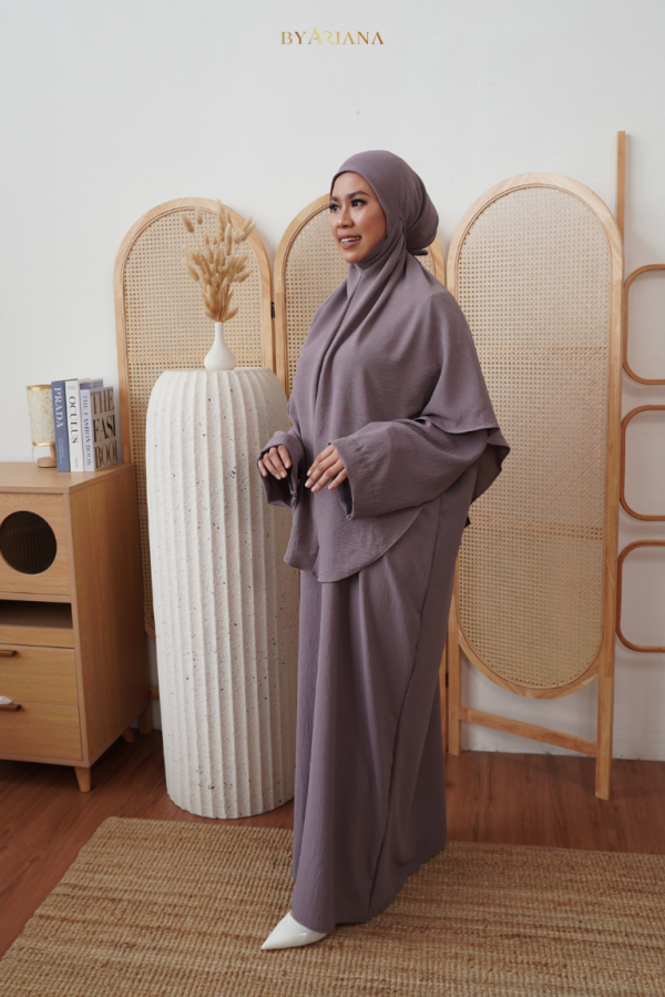 Jubah Yasmin in Purple