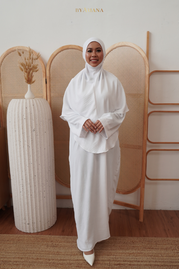 Jubah Yasmin in White