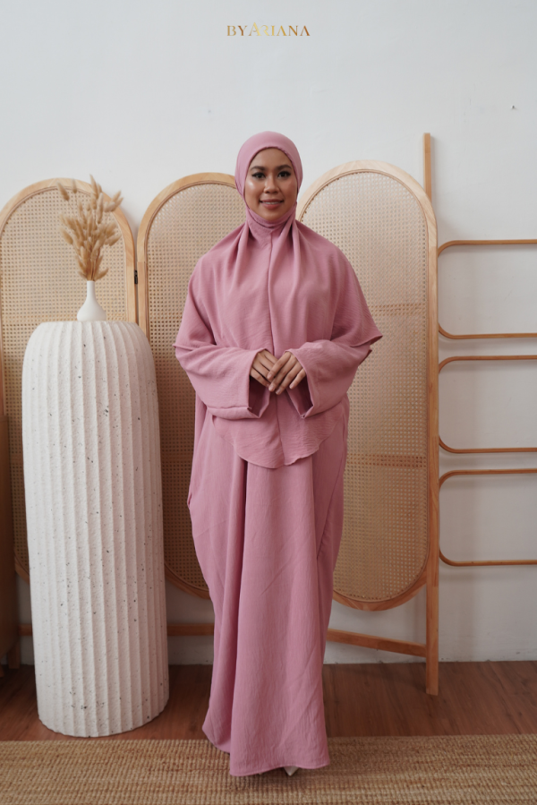 Jubah Yasmin in Pink