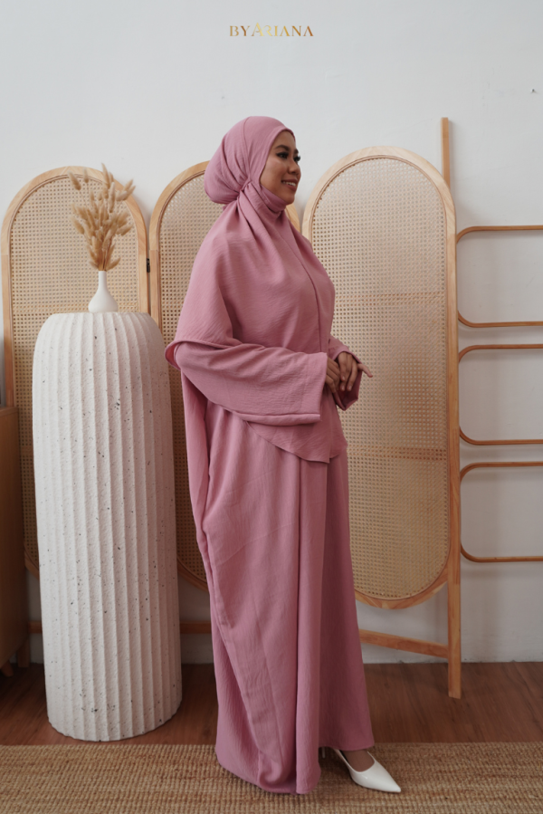 Jubah Yasmin in Pink