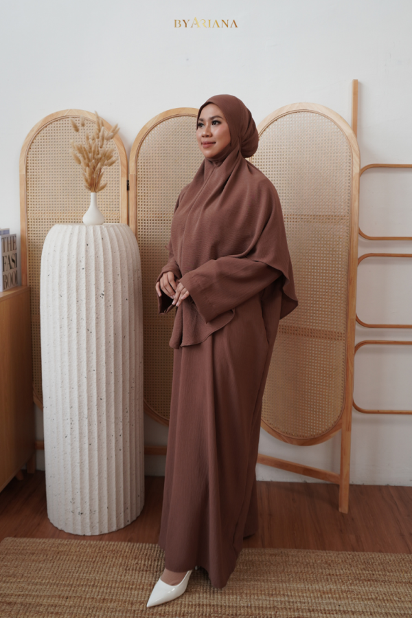 Jubah Yasmin in Chocolate