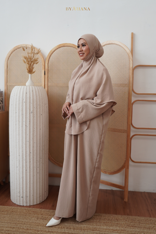 Jubah Yasmin in Latte