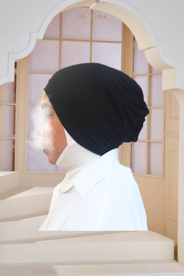 Dhia Inner Snowcap in Black