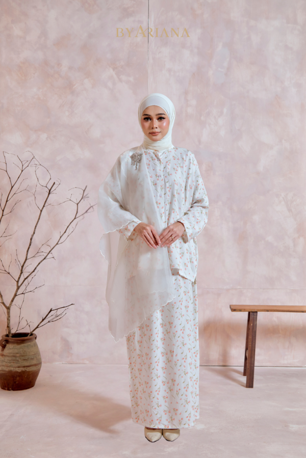 Kurung Hannah In Tulip White
