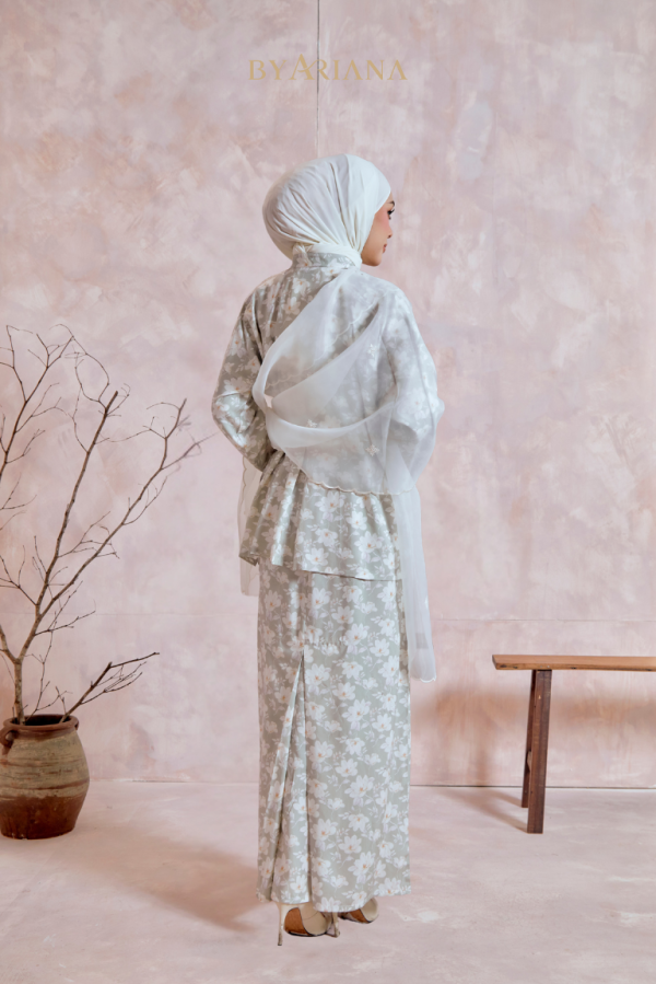 Kurung Hannah In Jasmine Soft Brown