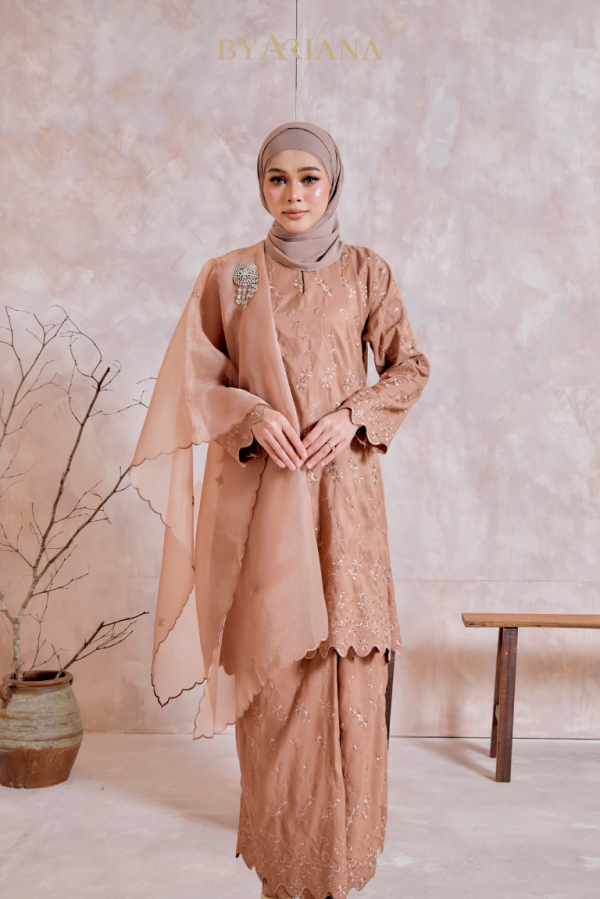 Kurung Pahang Modern Camila In Mocha