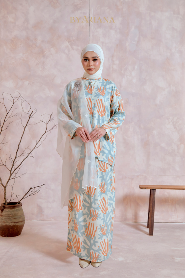 Kurung Hannah In Coral Peach