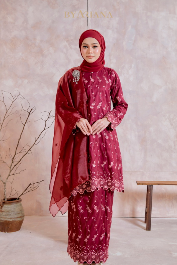 Kurung Pahang Modern Camila In Maroon