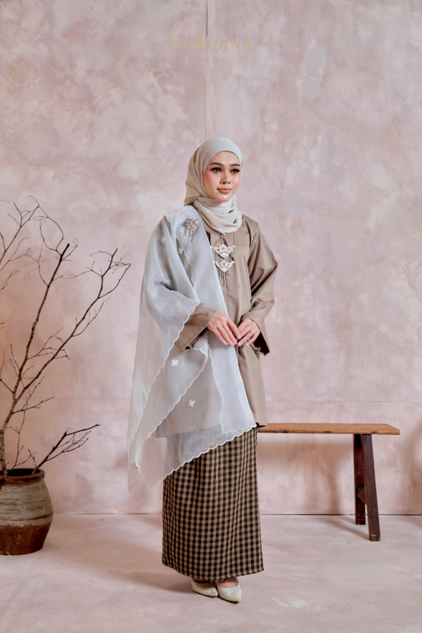 Kebaya Jameela In Walnut