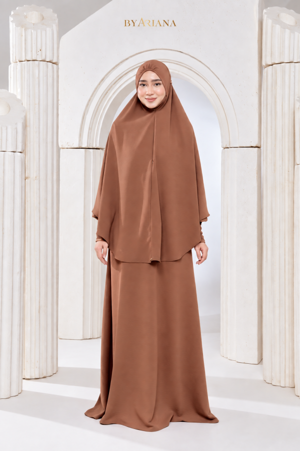 Set Jubah Arissa & Adelia Mini Telekung in Brown