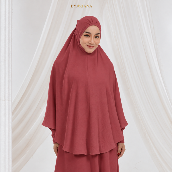 Set Jubah Arissa & Adelia Mini Telekung in Maroon