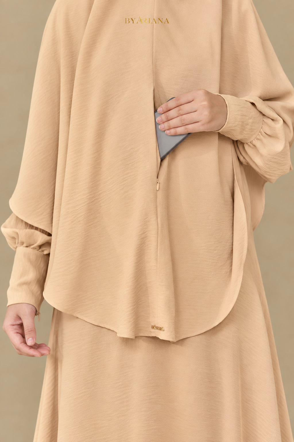 Elegant Beige Pocket Outfit Detail